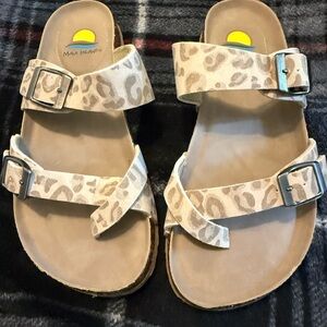 Leopard Print Sandals with Buckles size 6